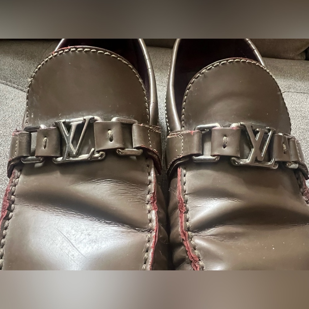 authentic Louis Vuitton shoes - Picture 11 of 12